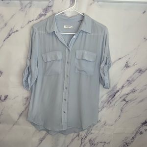 Equipment feeme blue button up 100% silk blouse sz S